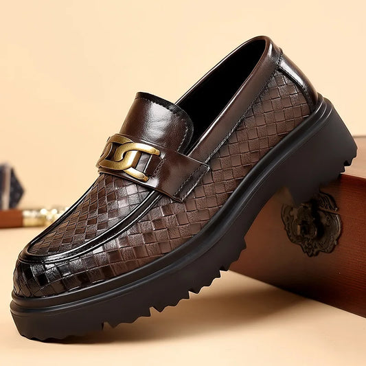 2025 New Handmade Leather Casual Men Shoes Design Sneakers Man Breathable Leather Shoes Men Outdoor Sneakers