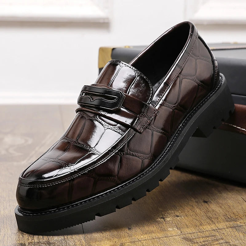 Leather casual shoes men loafers Luxury Design Slip on male dress shoes leisure style big size good Wear-resistant sole