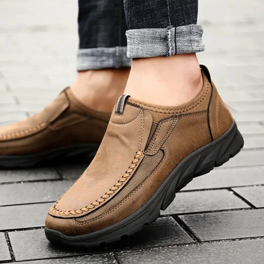 2025 Brands Fashion Men Casual Shoes Mens Loafers Moccasins Breathable Slip on Retro Driving Shoes Men Sneakers Plus Size 39-48