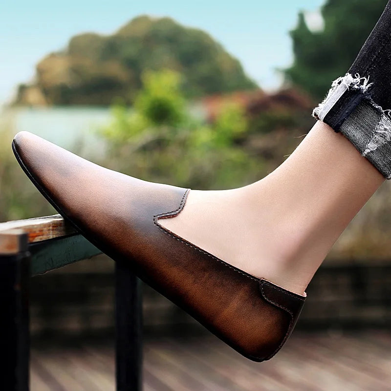 New Fashion Men Leather Flats Shoes Comfortable Man Casual Shoes Slip on Male Outdoor Walking Shoes Split Leather Driving Shoes
