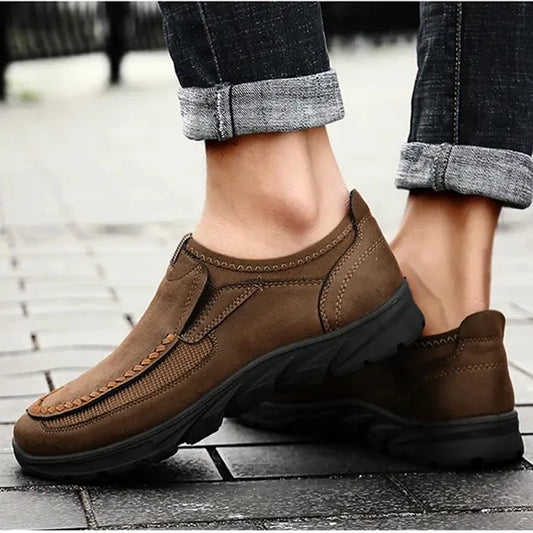 2025 Brands Fashion Men Casual Shoes Mens Loafers Moccasins Breathable Slip on Retro Driving Shoes Men Sneakers Plus Size 39-48