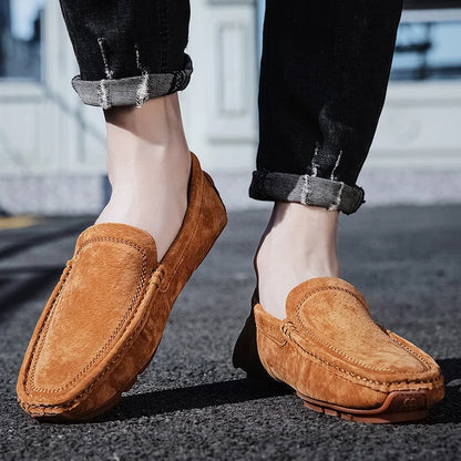 New Men Casual Shoes Fashion Summer Mens Shoes Suede Leather Mens Loafers Moccasins Brand Slip On Male Flat Driving Shoes Brown
