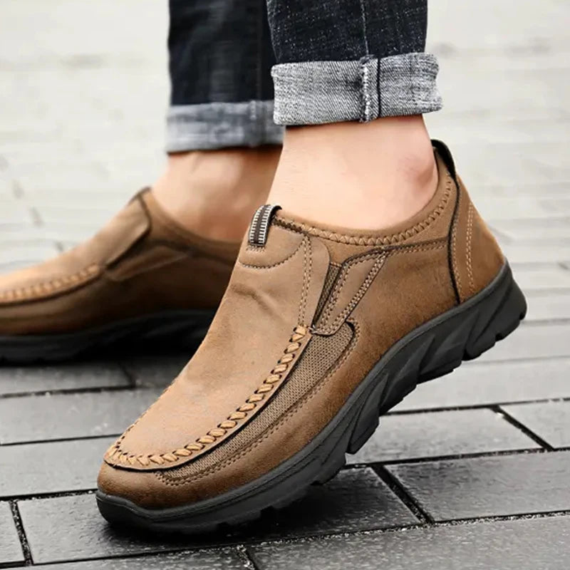 2025 Fashion Brands Men Casual Shoes Mens Loafers Moccasins Breathable Slip on Retro Driving Shoes Men Sneakers Plus Size 39-48