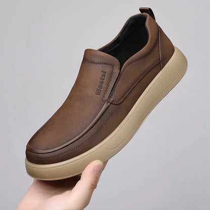 Spring Autumn New Designer Shoes for Men Solid Color Leather Casual Shoes Male Fashion Soft Sole Loafers Man
