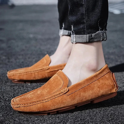New Men Casual Shoes Fashion Summer Mens Shoes Suede Leather Mens Loafers Moccasins Brand Slip On Male Flat Driving Shoes Brown