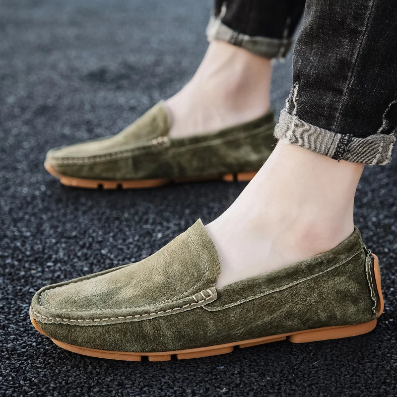 New Men Casual Shoes Fashion Summer Mens Shoes Suede Leather Mens Loafers Moccasins Brand Slip On Male Flat Driving Shoes Brown
