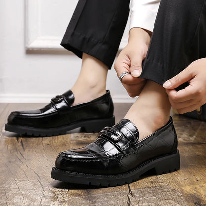 Leather casual shoes men loafers Luxury Design Slip on male dress shoes leisure style big size good Wear-resistant sole