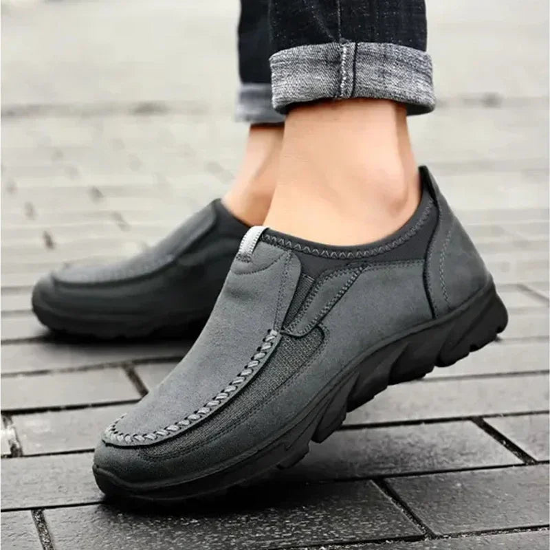 2025 Brands Fashion Men Casual Shoes Mens Loafers Moccasins Breathable Slip on Retro Driving Shoes Men Sneakers Plus Size 39-48
