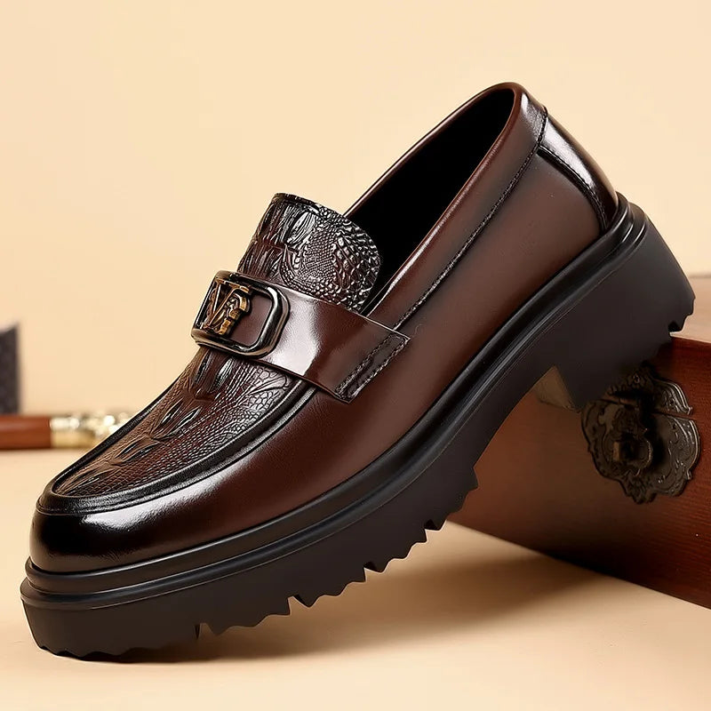 2025 New Handmade Leather Casual Men Shoes Design Sneakers Man Breathable Leather Shoes Men Outdoor Sneakers