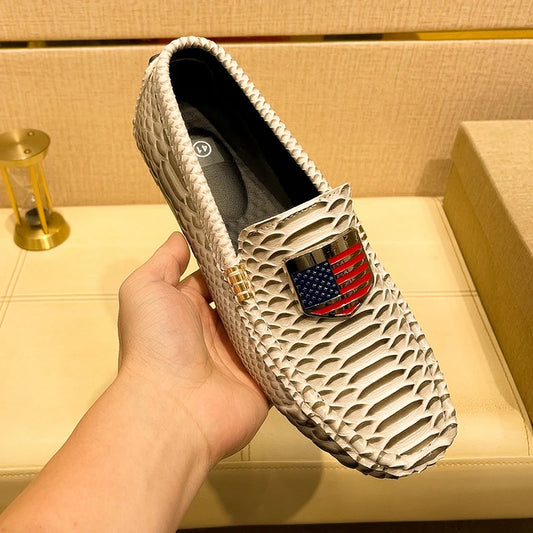 Luxury New Fashion Designer Patent Leather Shoes Men American Flag Metal Button Loafers Wedding Dress Prom Formal Footwear
