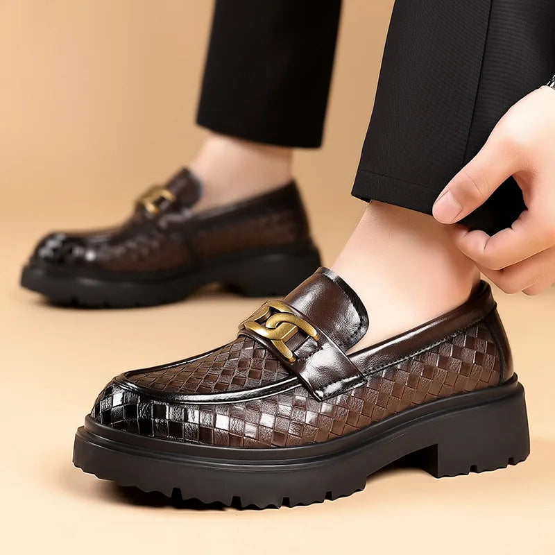 2025 New Handmade Leather Casual Men Shoes Design Sneakers Man Breathable Leather Shoes Men Outdoor Sneakers