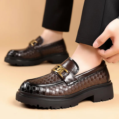2025 New Handmade Leather Casual Men Shoes Design Sneakers Man Breathable Leather Shoes Men Outdoor Sneakers