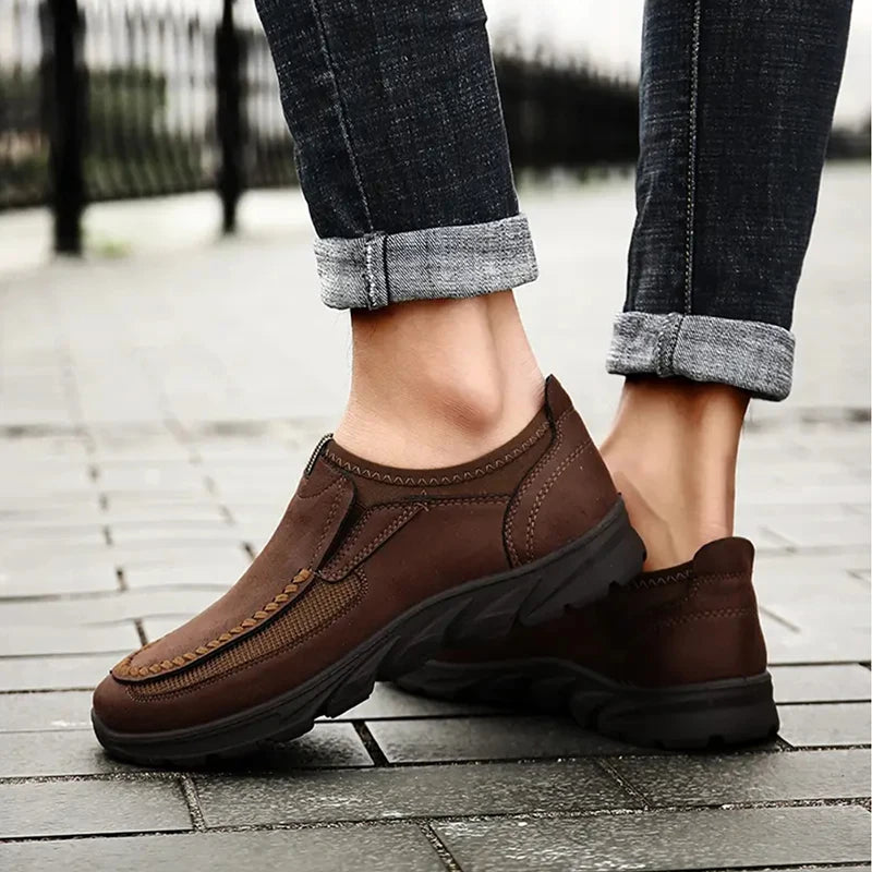 2025 Brands Fashion Men Casual Shoes Mens Loafers Moccasins Breathable Slip on Retro Driving Shoes Men Sneakers Plus Size 39-48